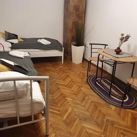 Moti Apartments Краков Экстерьер фото