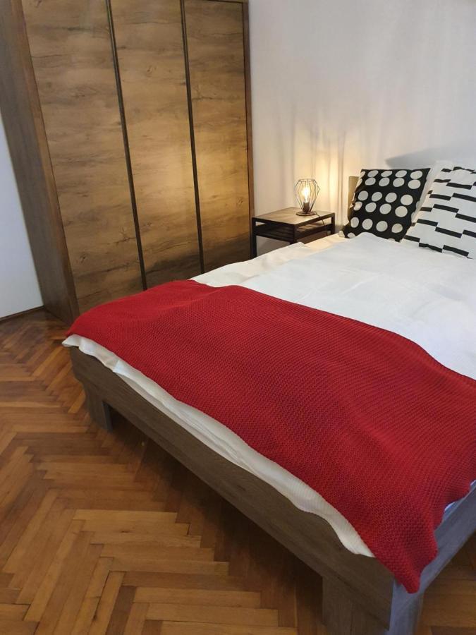 Moti Apartments Краков Экстерьер фото