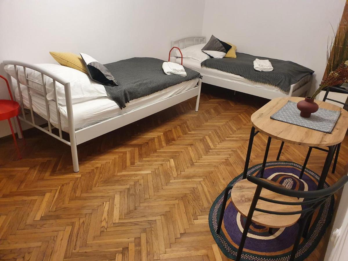 Moti Apartments Краков Экстерьер фото